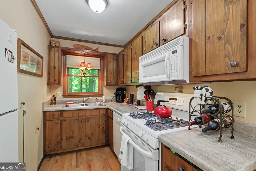 102 Moses RD Rabun Gap, GA 30568