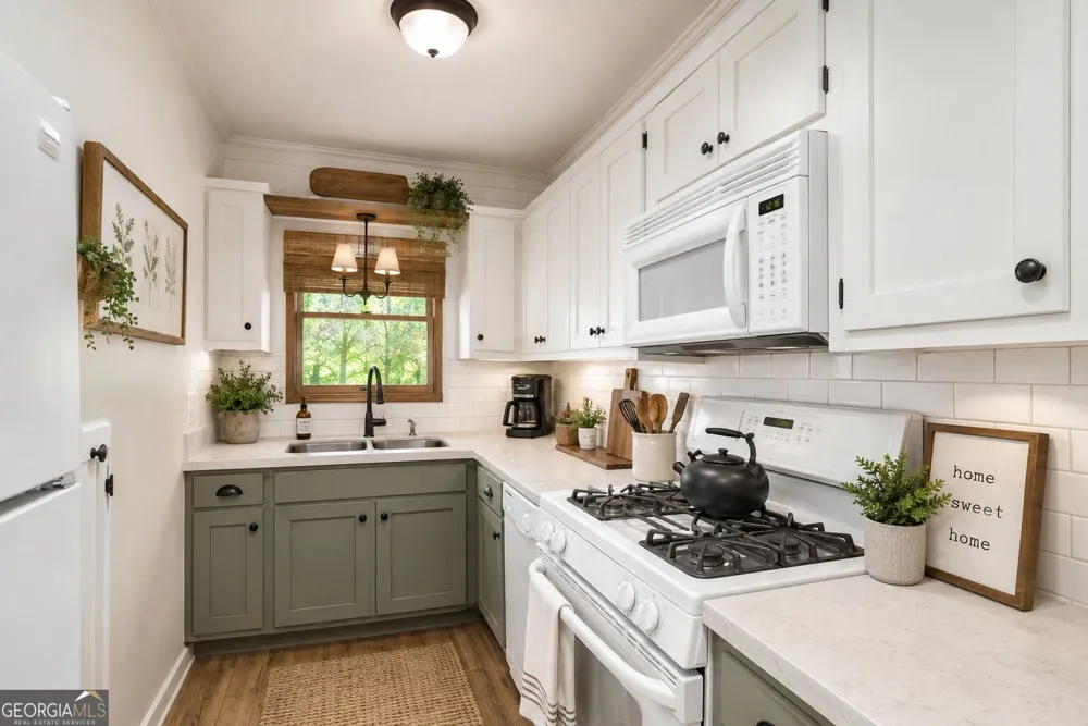 102 Moses RD Rabun Gap, GA 30568