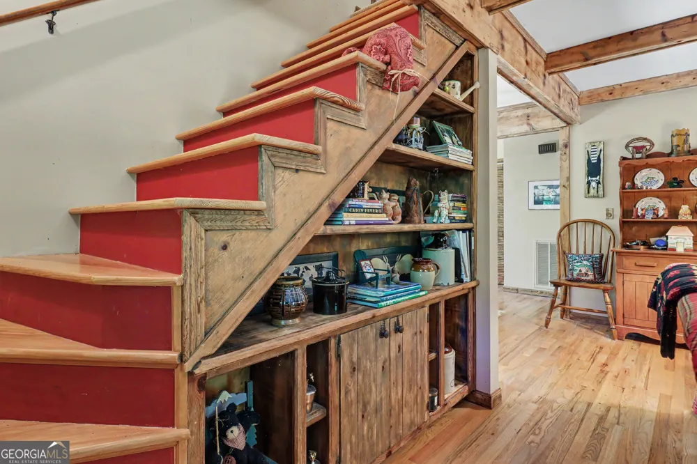102 Moses RD Rabun Gap, GA 30568