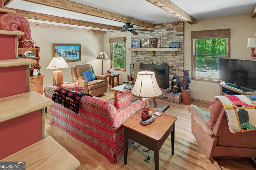 102 Moses RD Rabun Gap, GA 30568