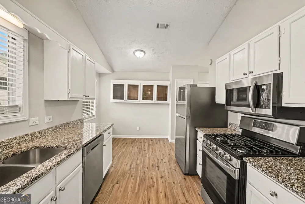 911 Riverstone WAY Woodstock, GA 30188