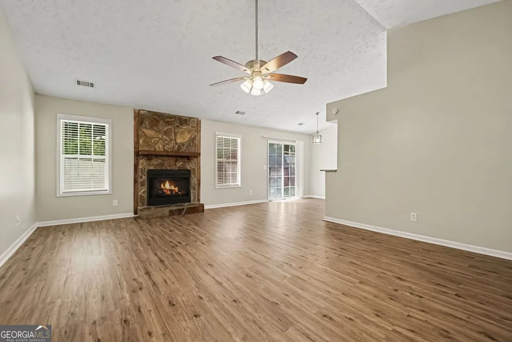 911 Riverstone WAY Woodstock, GA 30188