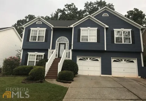 975 Hillary LN