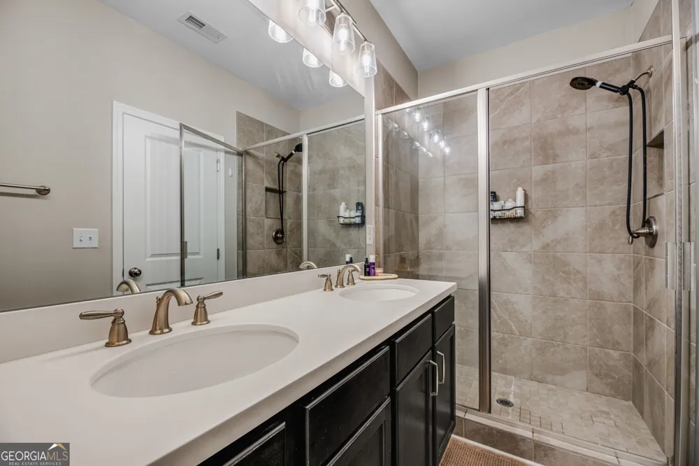 2893 Royal Heights DR Atlanta, GA 30318