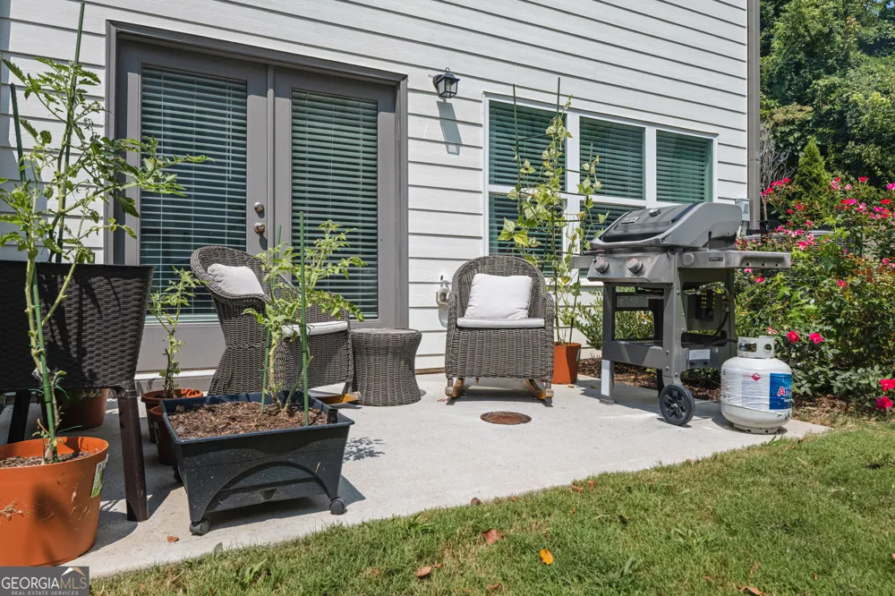 2893 Royal Heights DR Atlanta, GA 30318