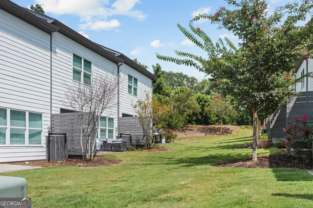2893 Royal Heights DR Atlanta, GA 30318