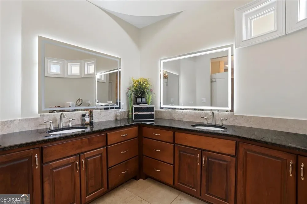 124 Fairway RUN Forsyth, GA 31029