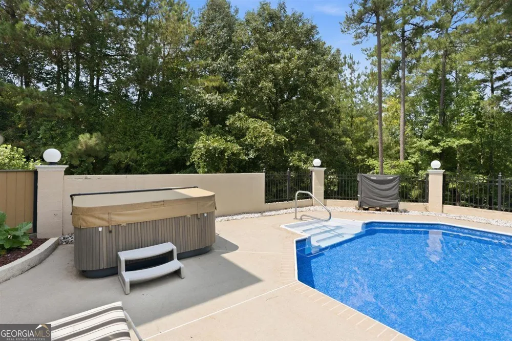 124 Fairway RUN Forsyth, GA 31029