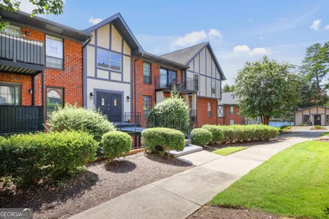 6851 Roswell RD