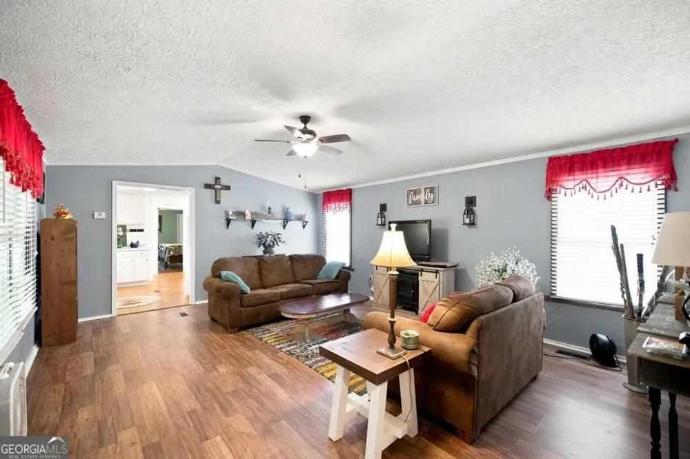 222 Tommys TRL Forsyth, GA 31029