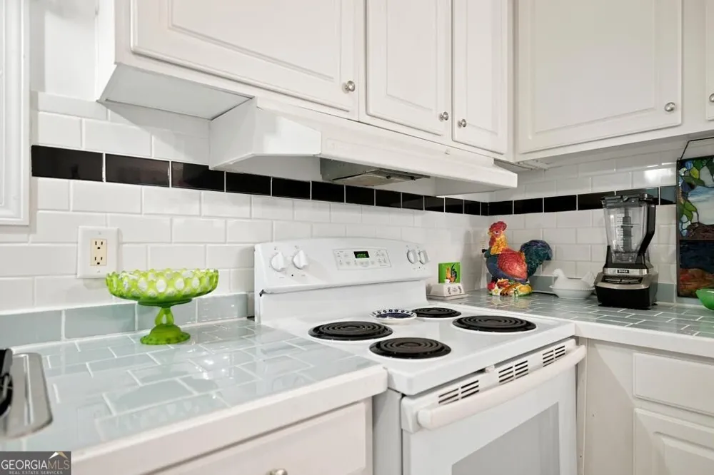 222 Tommys TRL Forsyth, GA 31029