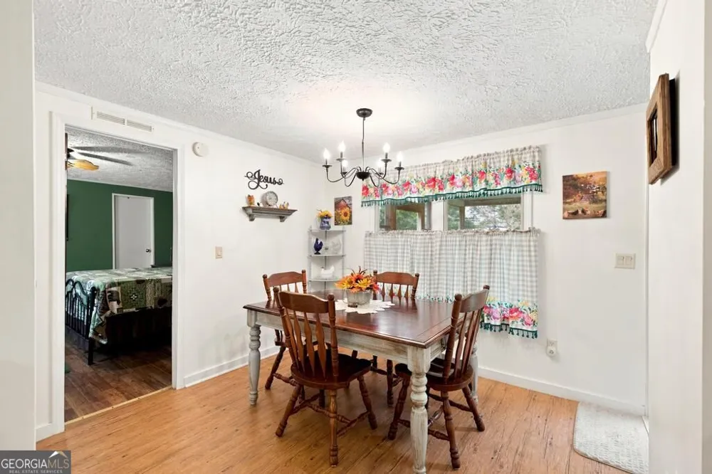 222 Tommys TRL Forsyth, GA 31029