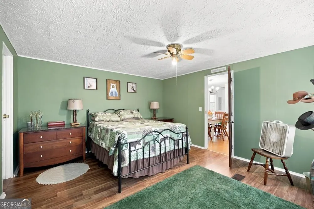 222 Tommys TRL Forsyth, GA 31029
