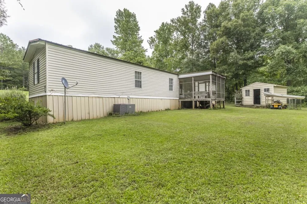 222 Tommys TRL Forsyth, GA 31029