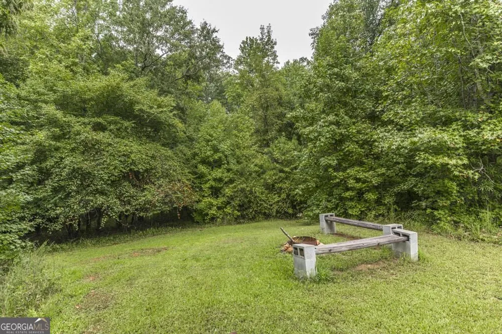 222 Tommys TRL Forsyth, GA 31029