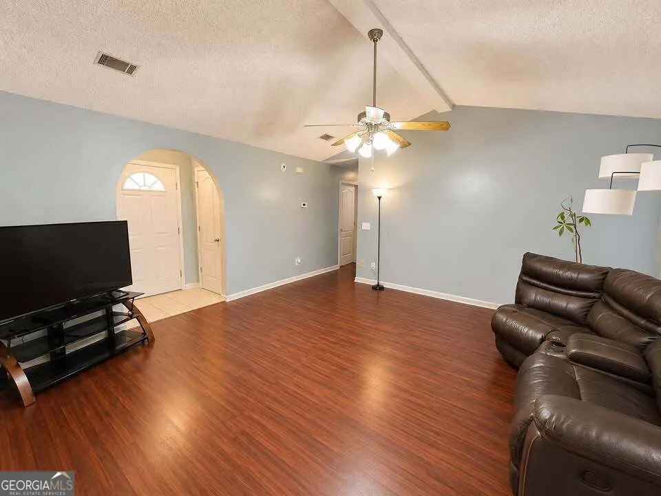 1041 Barley Hinesville, GA 31313