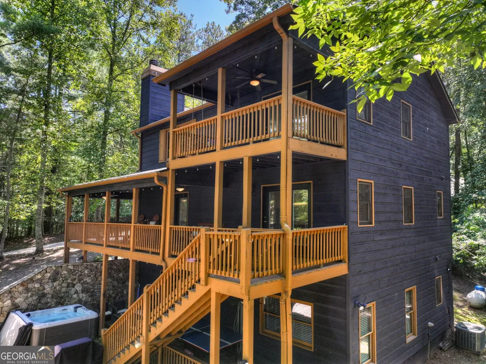 22 Kings CT Ellijay, GA 30540