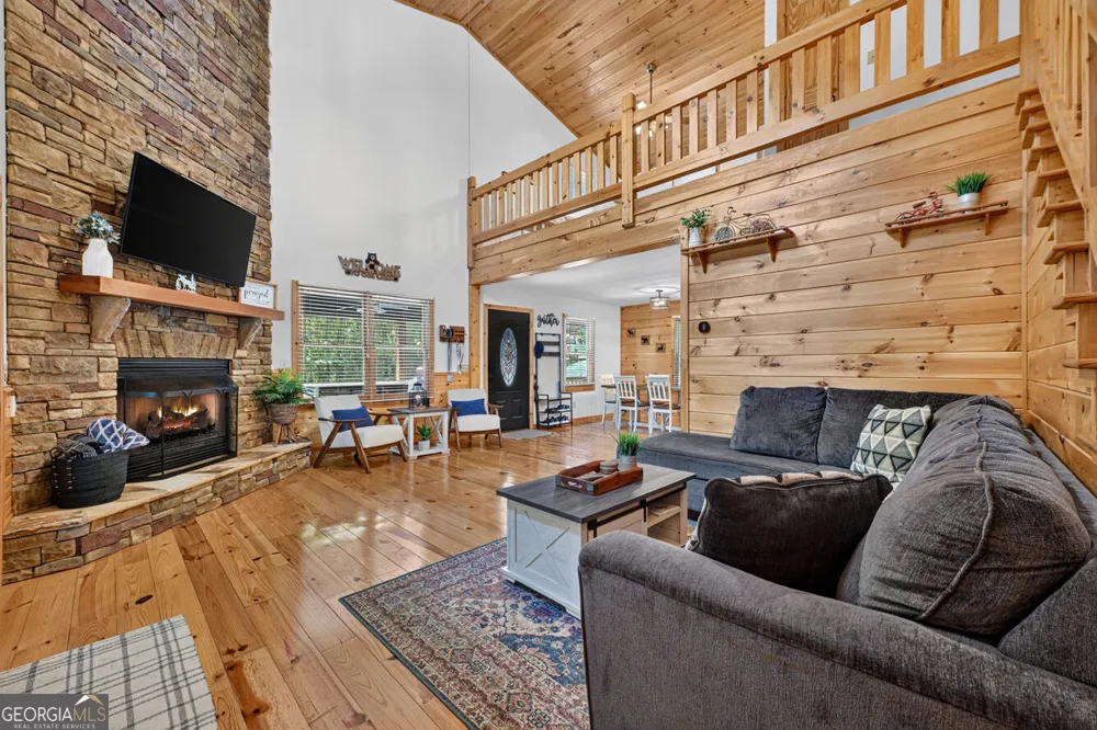 22 Kings CT Ellijay, GA 30540