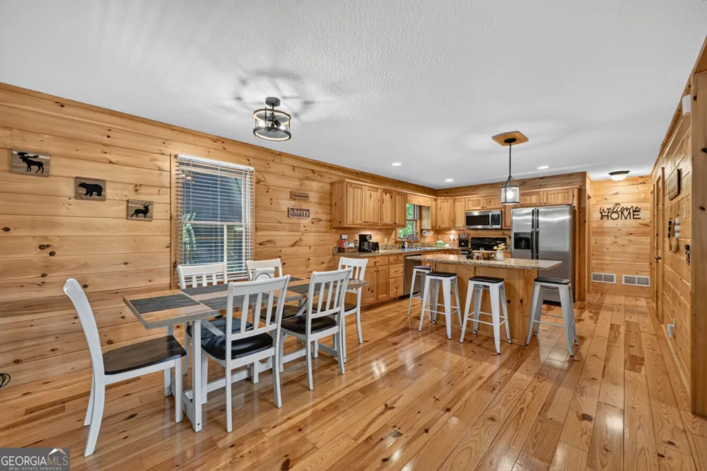 22 Kings CT Ellijay, GA 30540