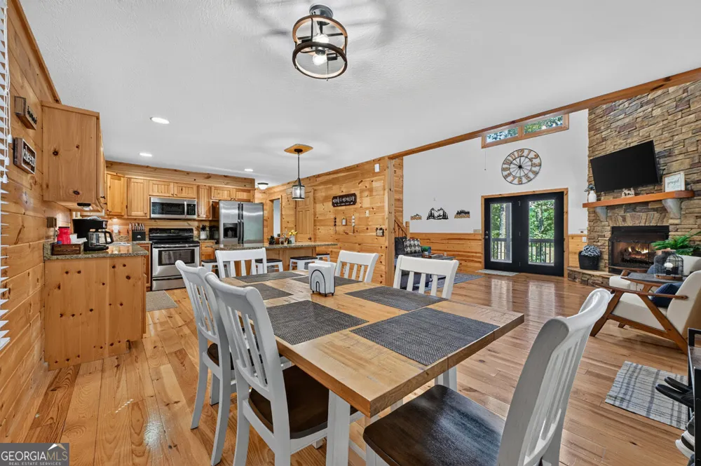 22 Kings CT Ellijay, GA 30540