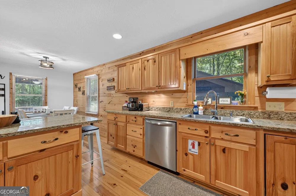 22 Kings CT Ellijay, GA 30540