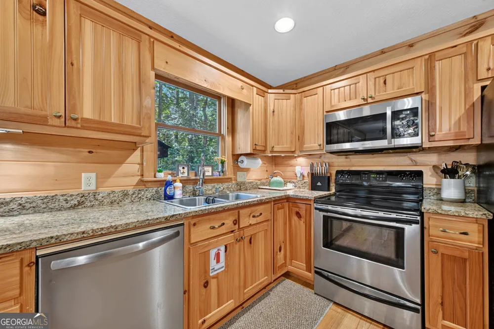 22 Kings CT Ellijay, GA 30540