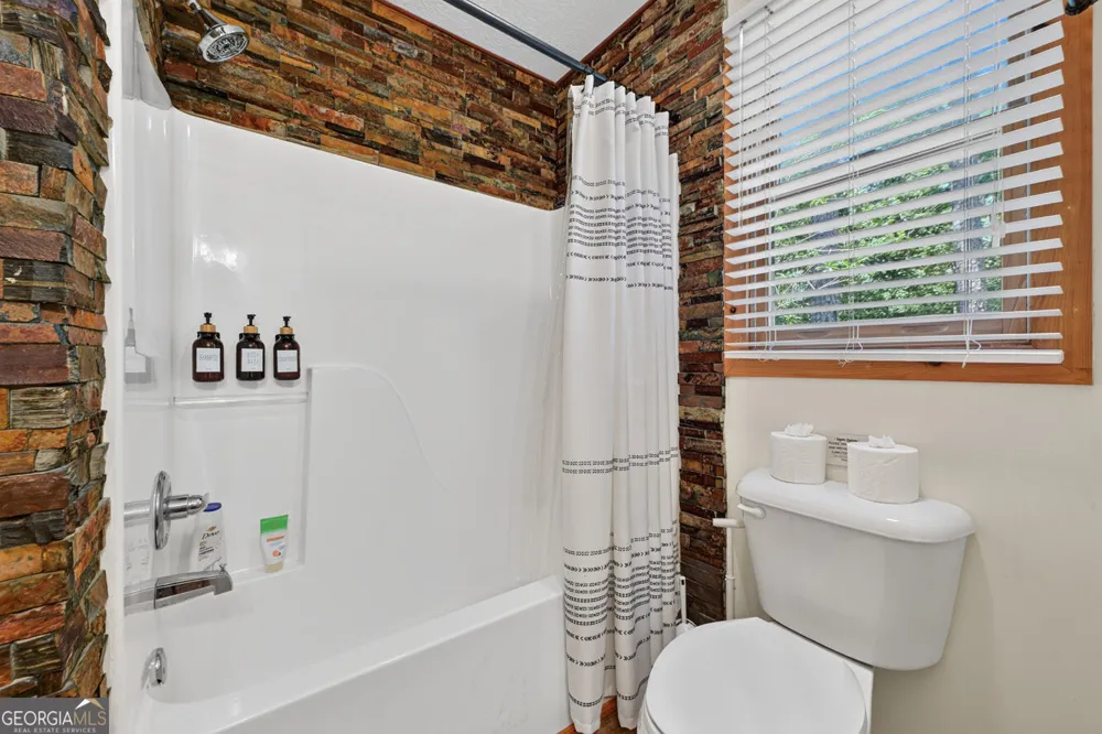 22 Kings CT Ellijay, GA 30540