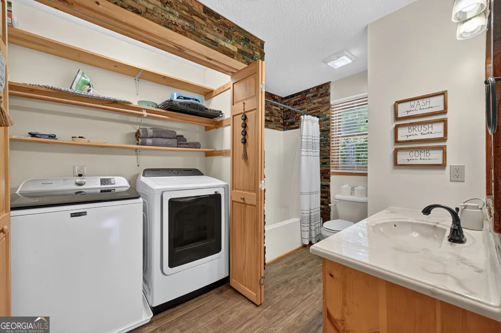 22 Kings CT Ellijay, GA 30540