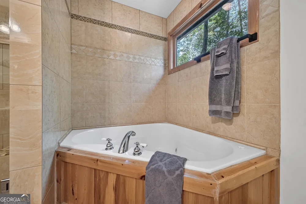 22 Kings CT Ellijay, GA 30540