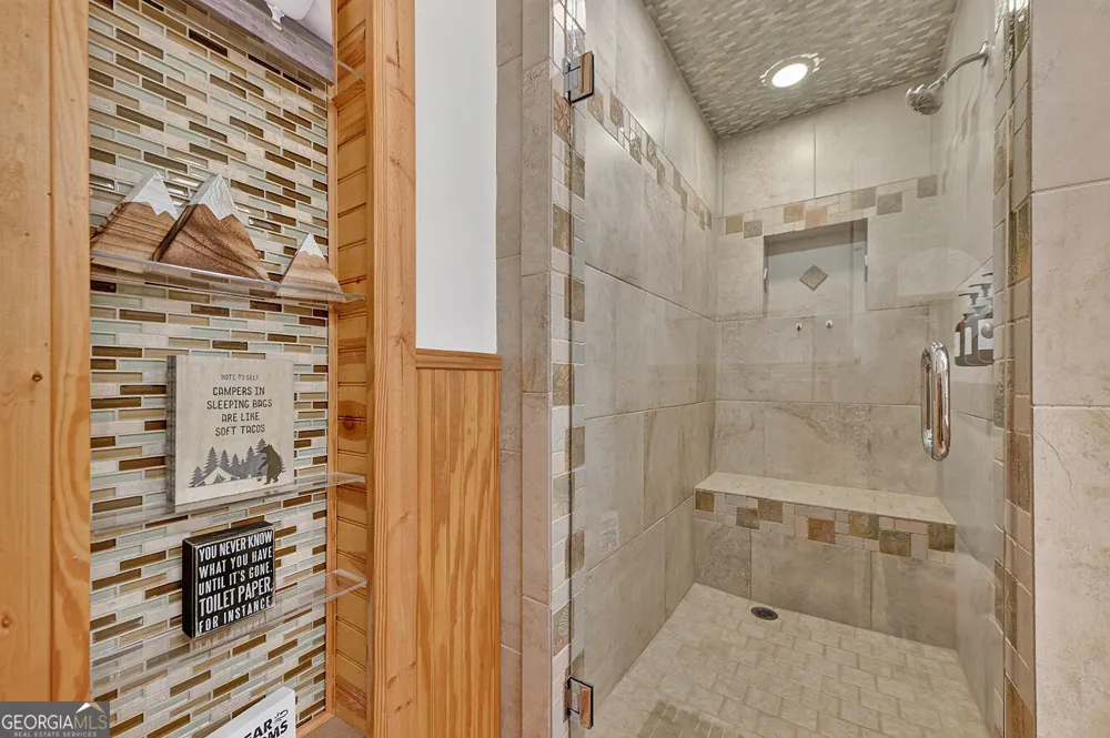 22 Kings CT Ellijay, GA 30540