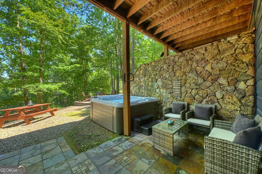 22 Kings CT Ellijay, GA 30540