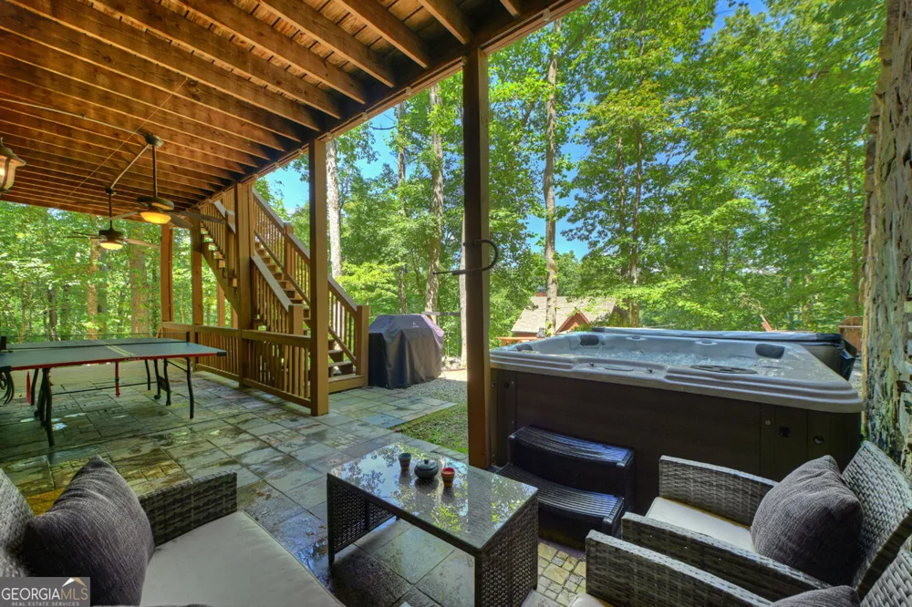 22 Kings CT Ellijay, GA 30540