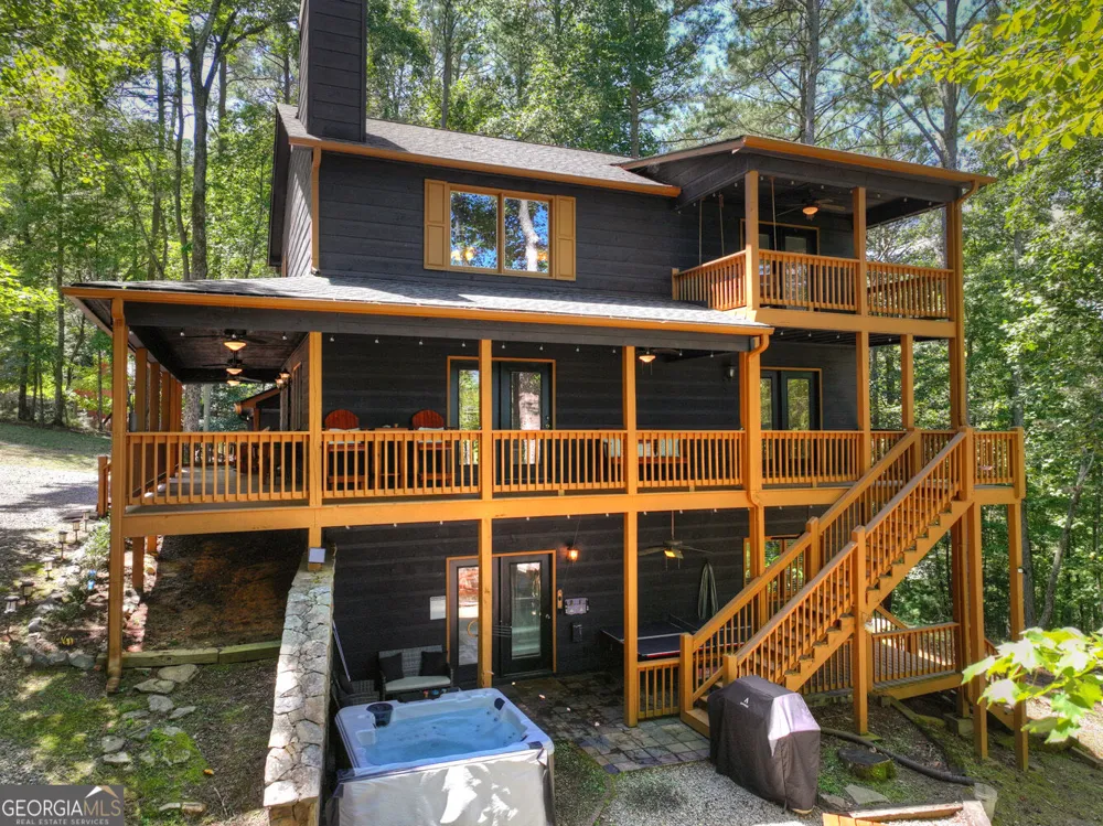 22 Kings CT Ellijay, GA 30540