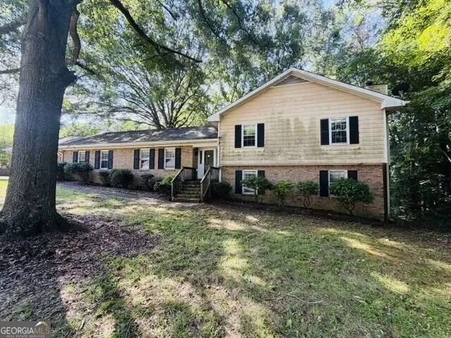 145 W Triple Tree DR Carrollton, GA 30117