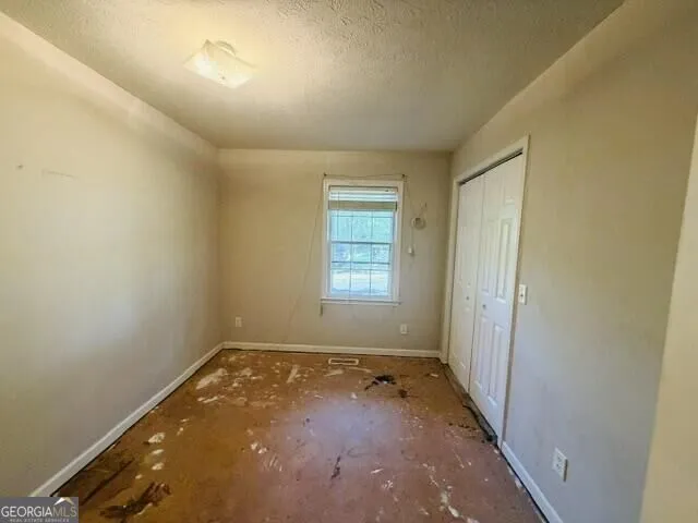 145 W Triple Tree DR Carrollton, GA 30117