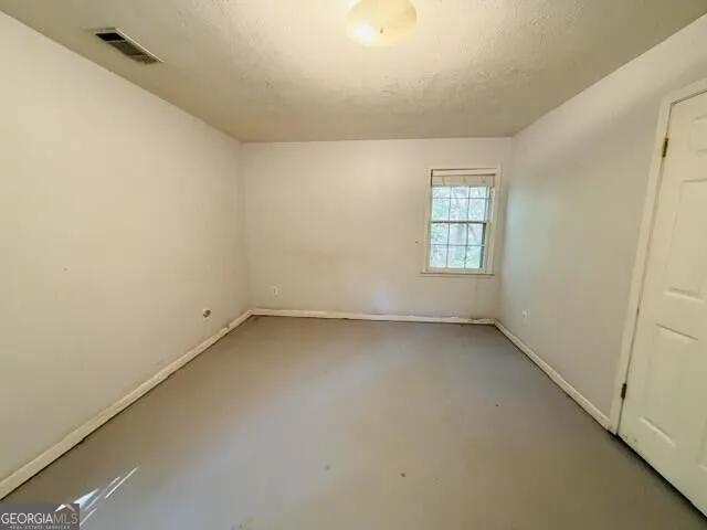 145 W Triple Tree DR Carrollton, GA 30117
