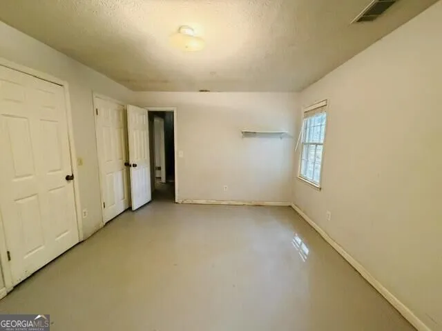 145 W Triple Tree DR Carrollton, GA 30117