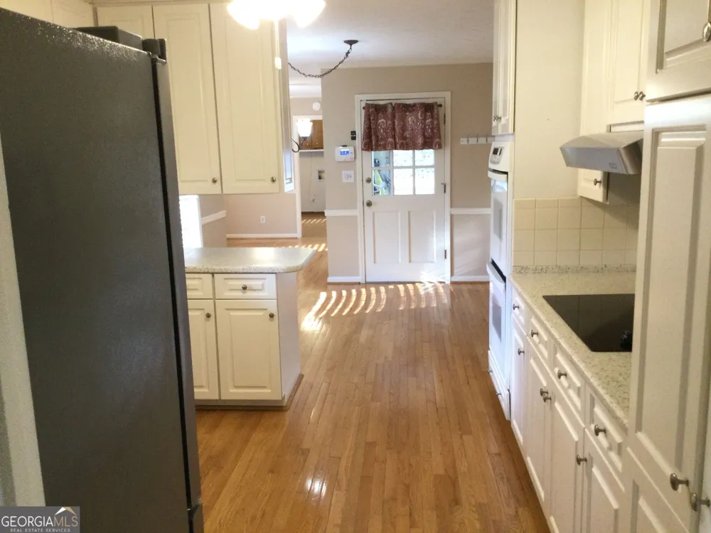 1368 BRANCHWOOD DR Snellville, GA 30078