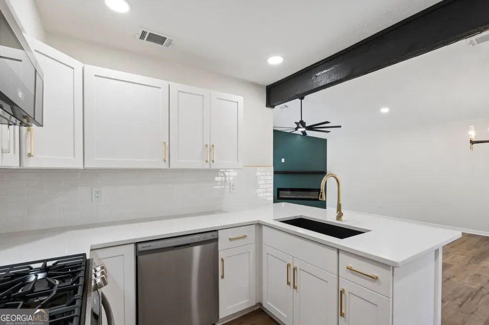 6361 Valley Dale DR Riverdale, GA 30274