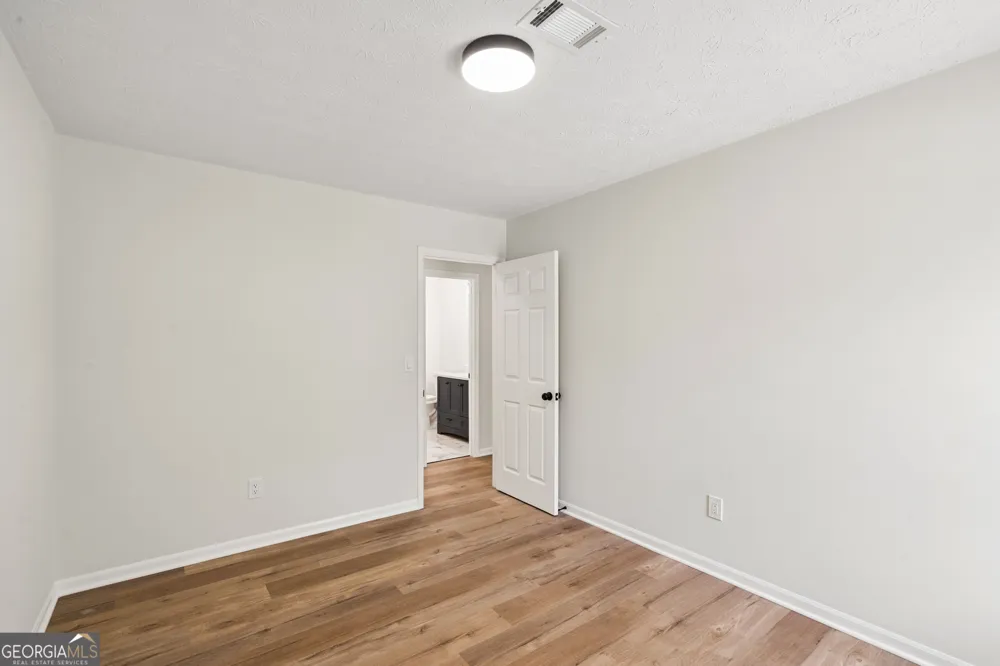 6361 Valley Dale DR Riverdale, GA 30274