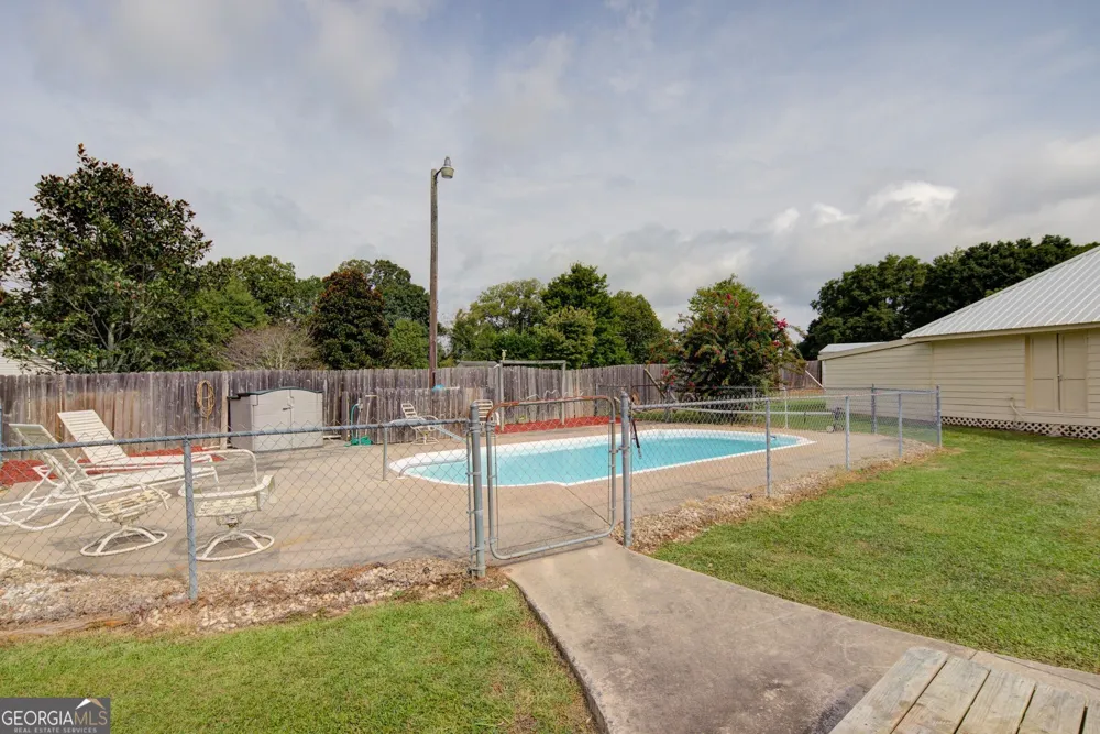 7525 Blacks Mill RD Dawsonville, GA 30534