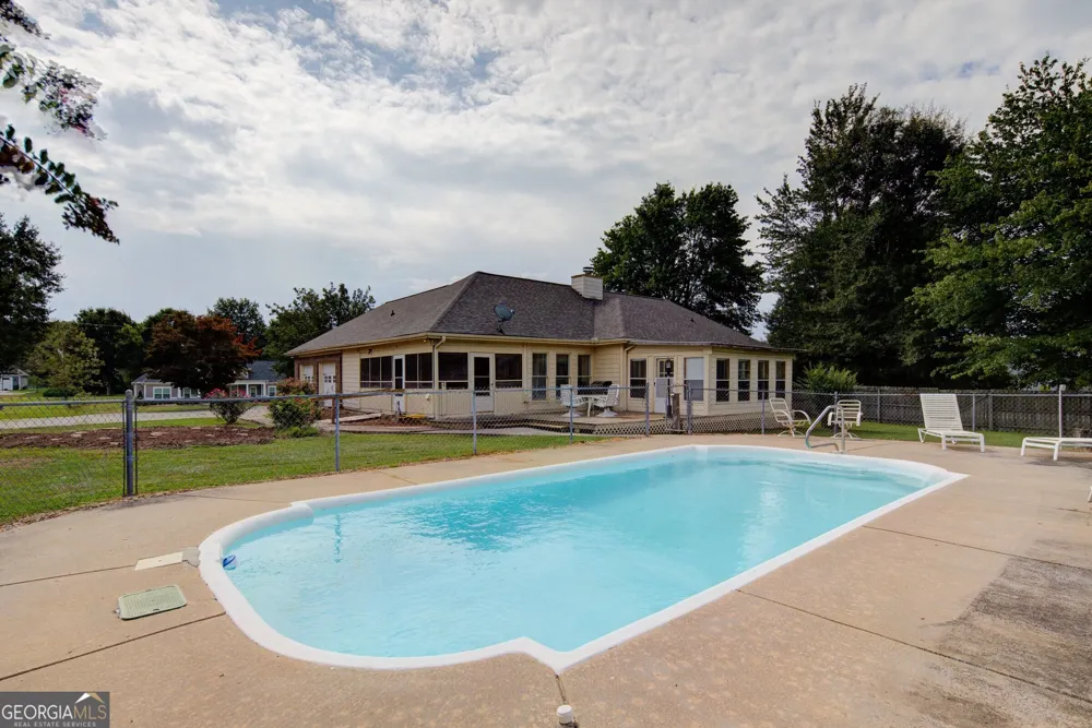 7525 Blacks Mill RD Dawsonville, GA 30534