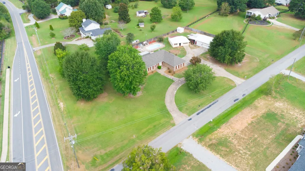 7525 Blacks Mill RD Dawsonville, GA 30534