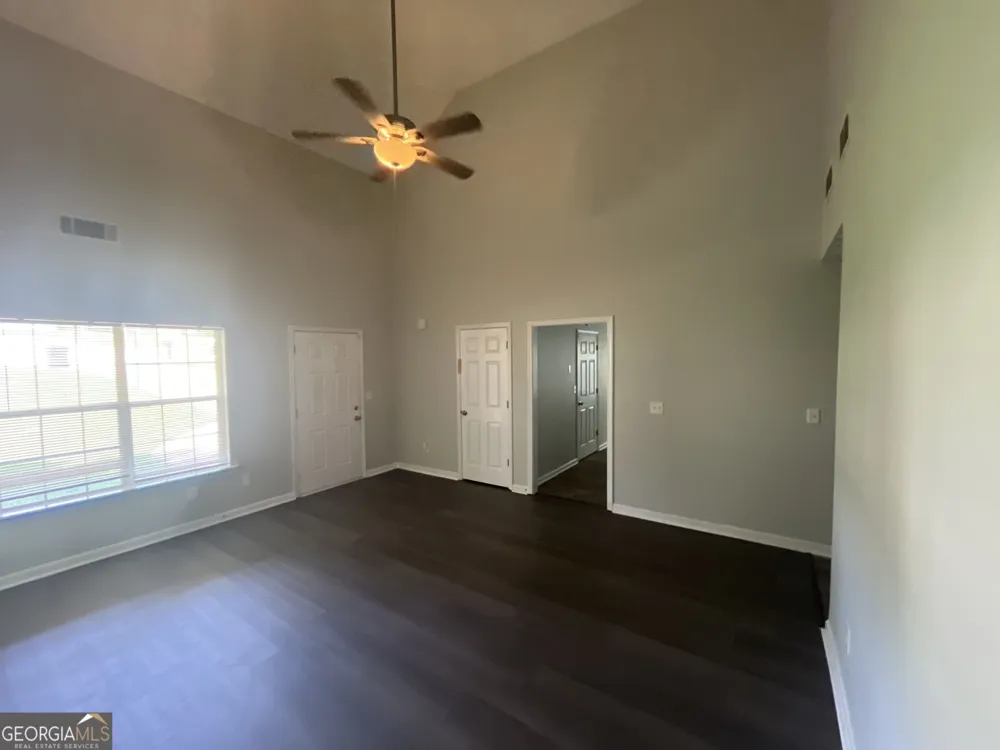 35 Creekview CT Covington, GA 30016