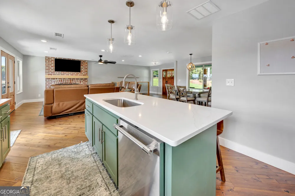 216 Quail TRL Jackson, GA 30233