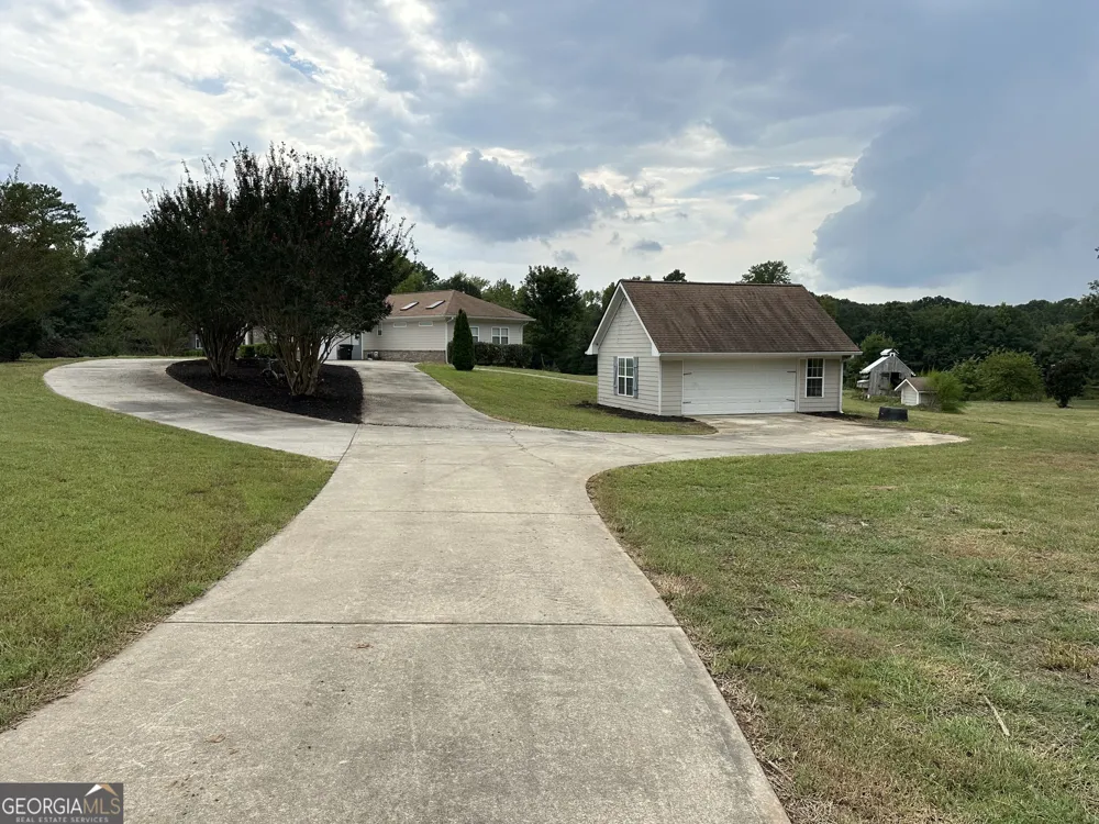54 Whatley RD Griffin, GA 30224
