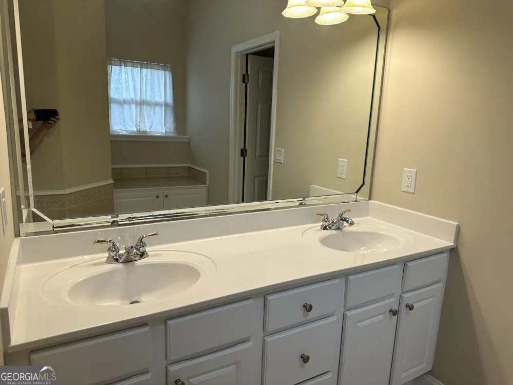 54 Whatley RD Griffin, GA 30224