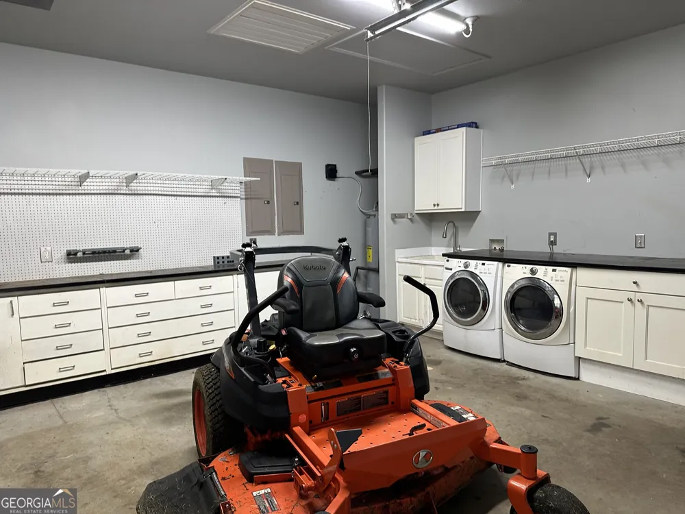 54 Whatley RD Griffin, GA 30224