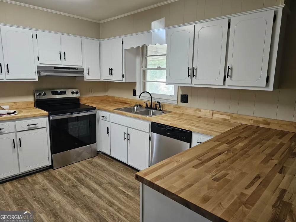 1715 Highland AVE Dublin, GA 31021