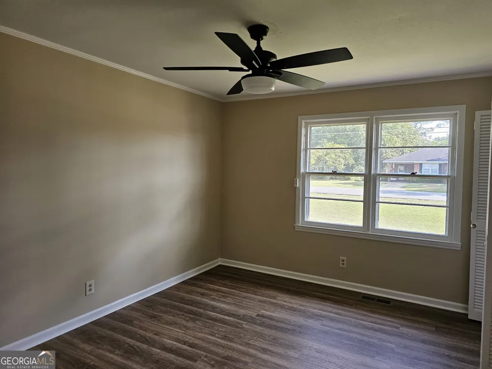 1715 Highland AVE Dublin, GA 31021